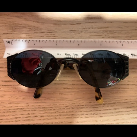 Fendi FS 142 sunglasses - Picture 12 of 12